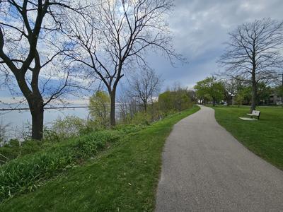 Lakeside trail